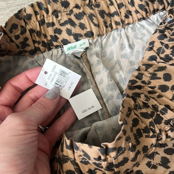 Aerie Leopard Print Paper Bag Shorts XS NWT - Picture 4 of 7